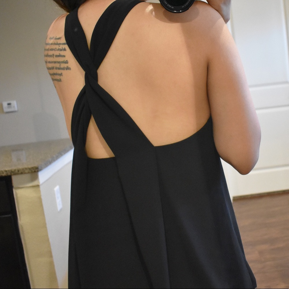 LAST 2️⃣ Silk - Sleeveless High Neck Black Top - Picture 4 of 6